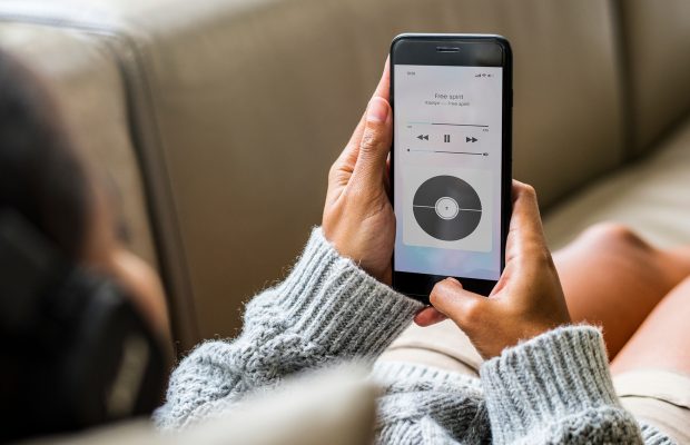 How To Listen to Rewind 92.5 Anywhere How To Listen to Rewind 92.5 Anywhere